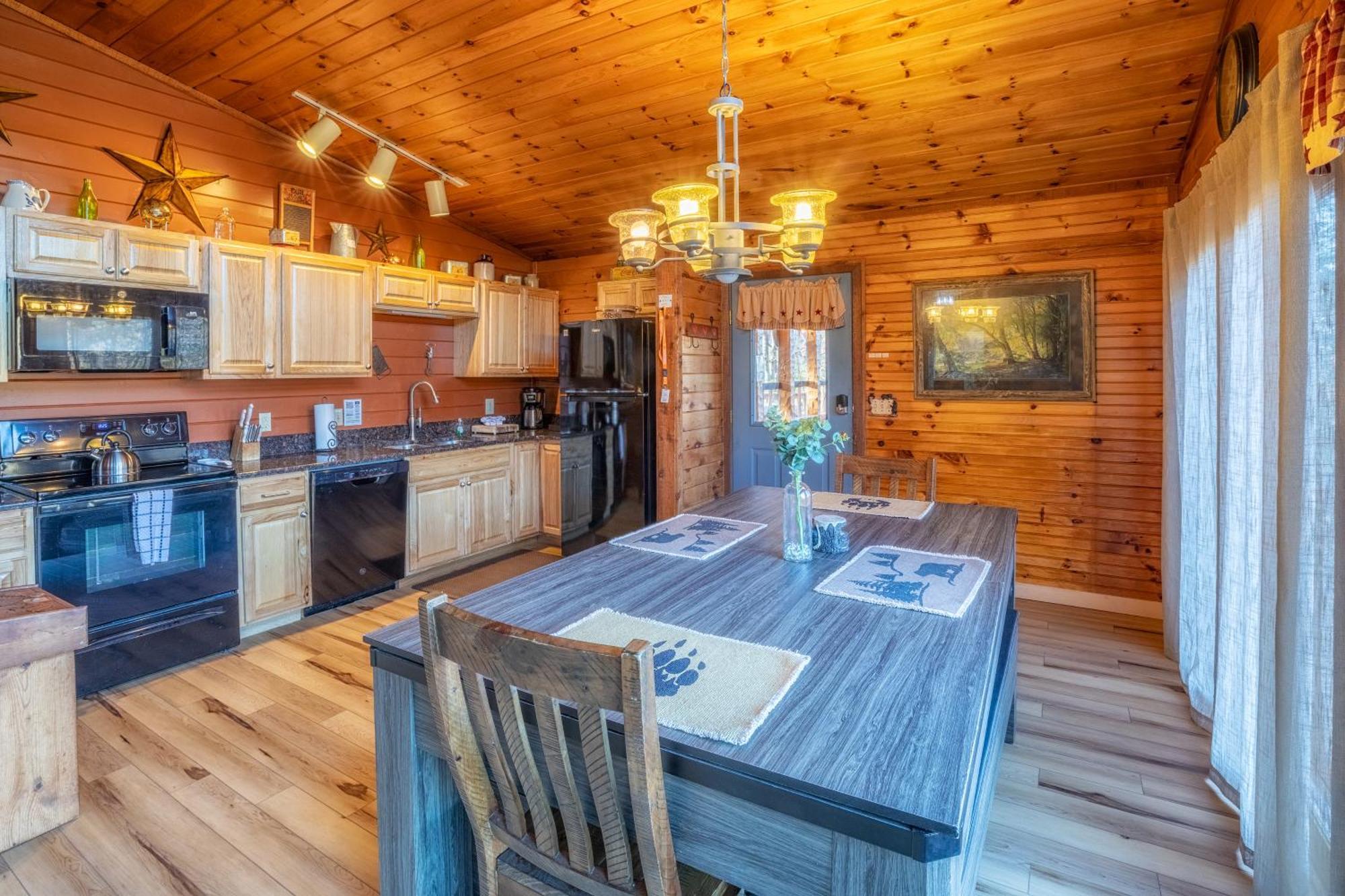 Real Log Cabin With Amazing Views, Hot Tub, Sauna, Games Gatlinburg Εξωτερικό φωτογραφία