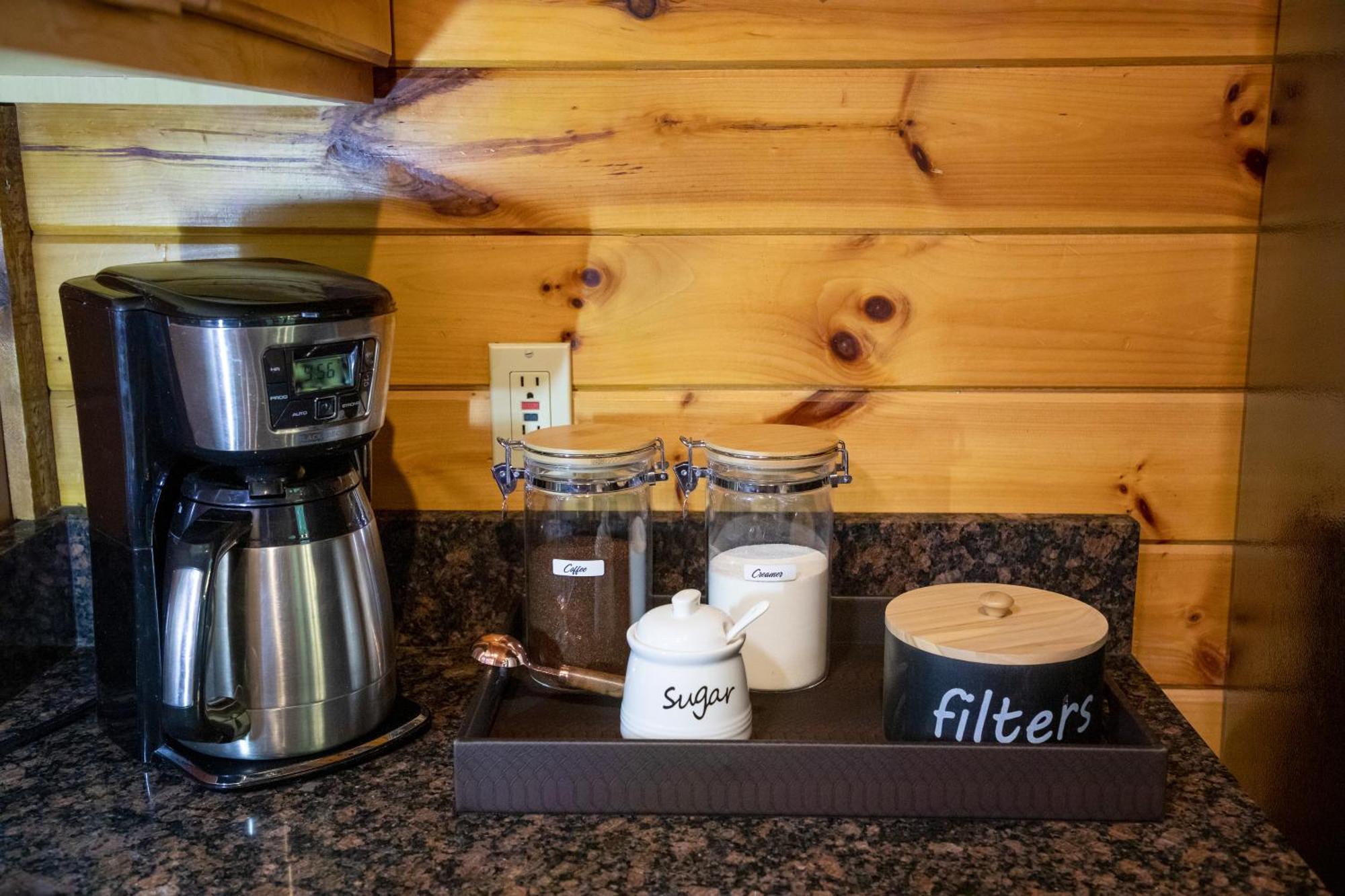 Real Log Cabin With Amazing Views, Hot Tub, Sauna, Games Gatlinburg Εξωτερικό φωτογραφία