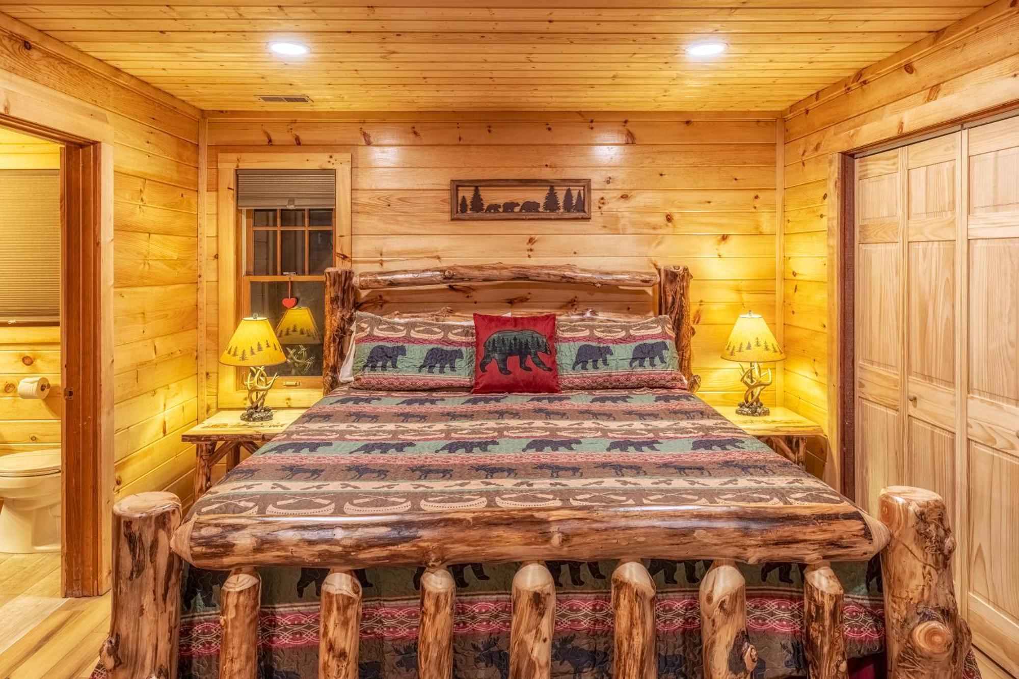Real Log Cabin With Amazing Views, Hot Tub, Sauna, Games Gatlinburg Εξωτερικό φωτογραφία