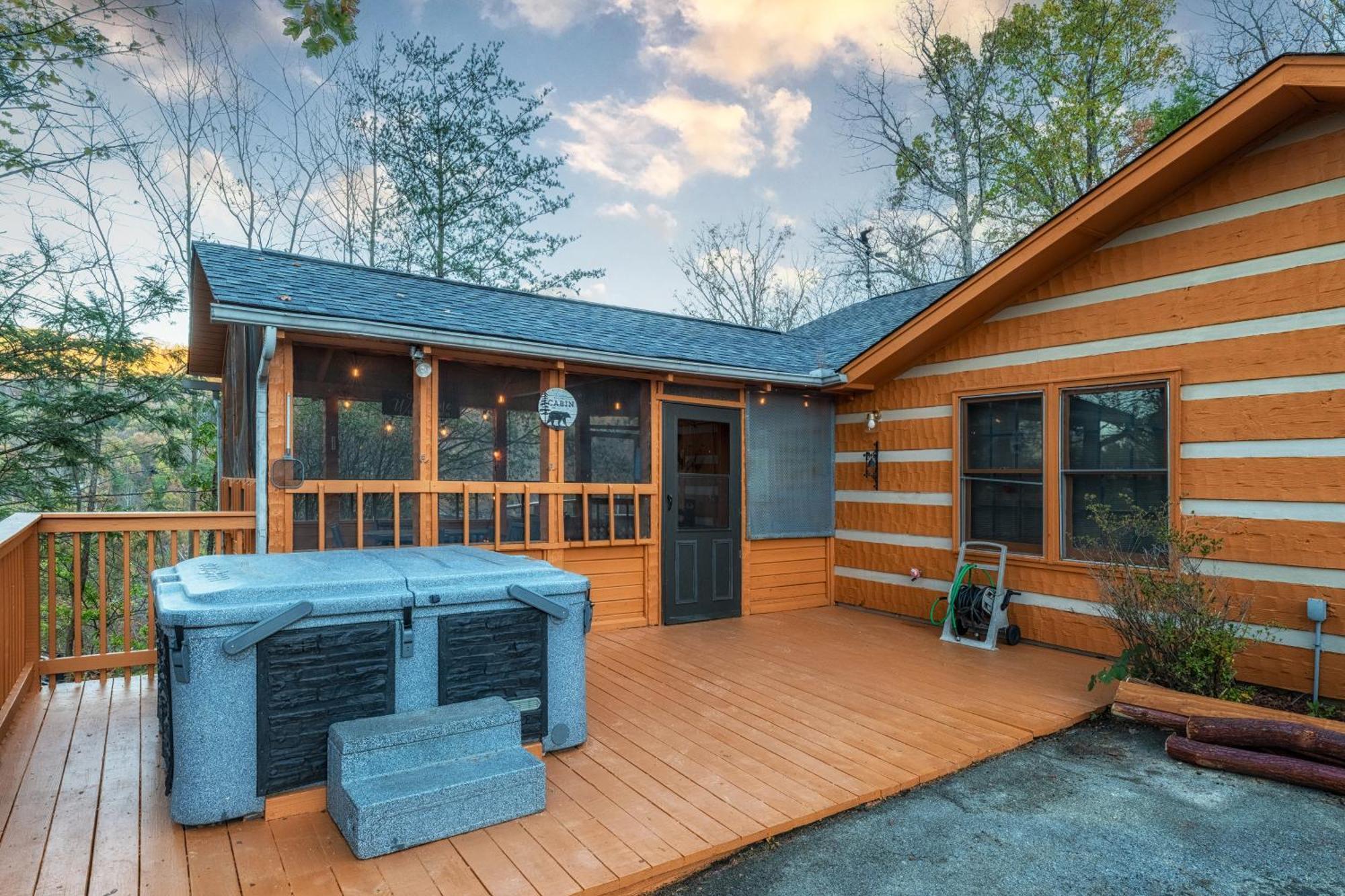 Real Log Cabin With Amazing Views, Hot Tub, Sauna, Games Gatlinburg Εξωτερικό φωτογραφία